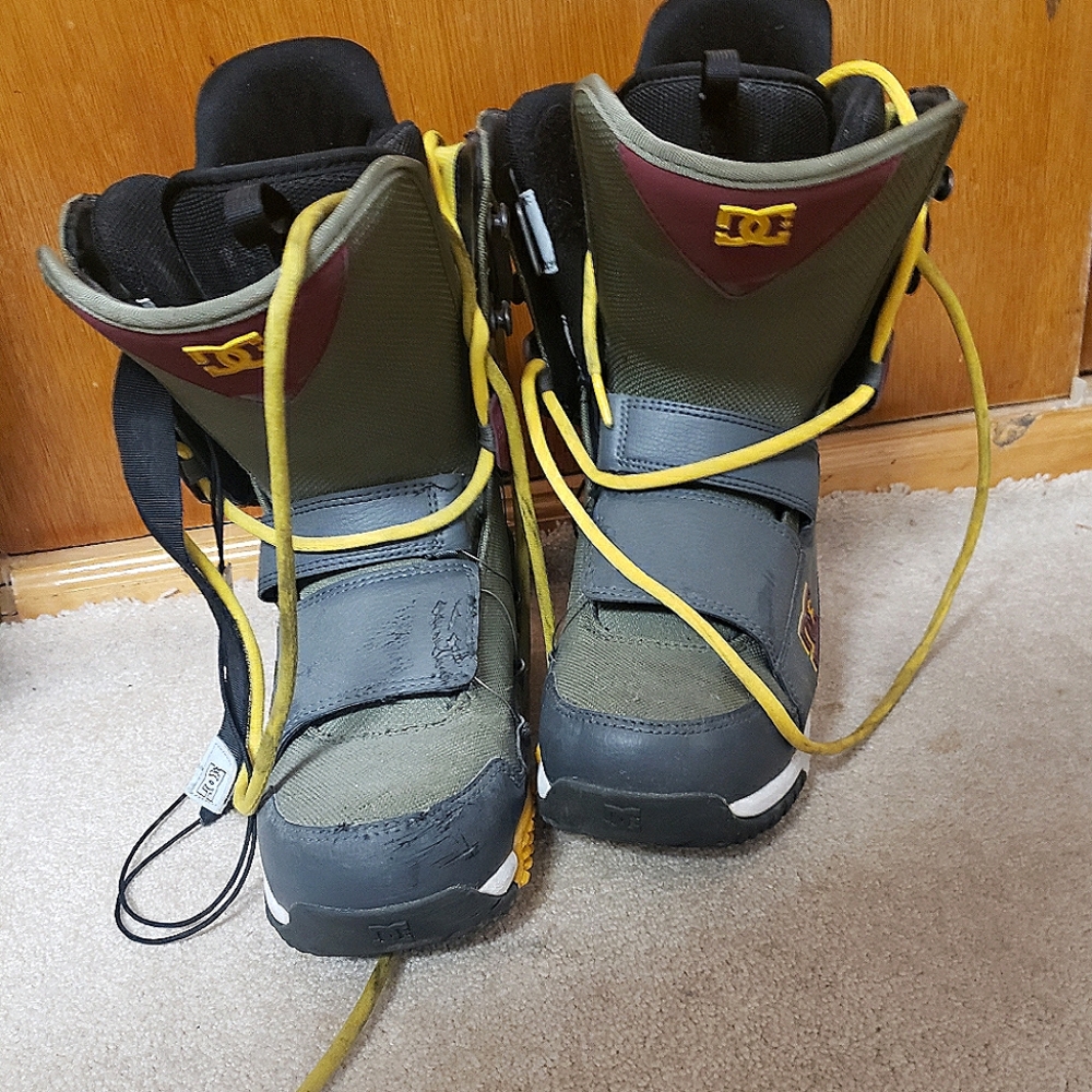 DC Mens Snowboarding Boots Size 9